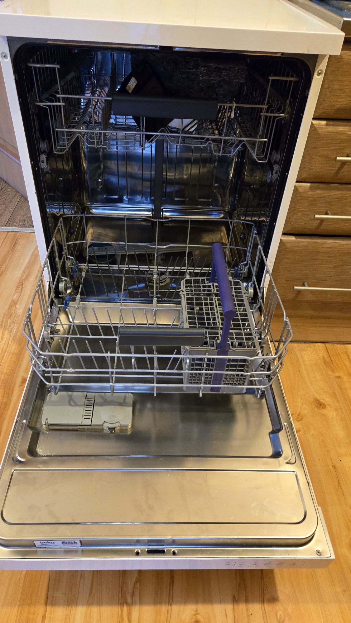 Zmywarka BEKO DFN 26220 W - uszkodzony włączniki