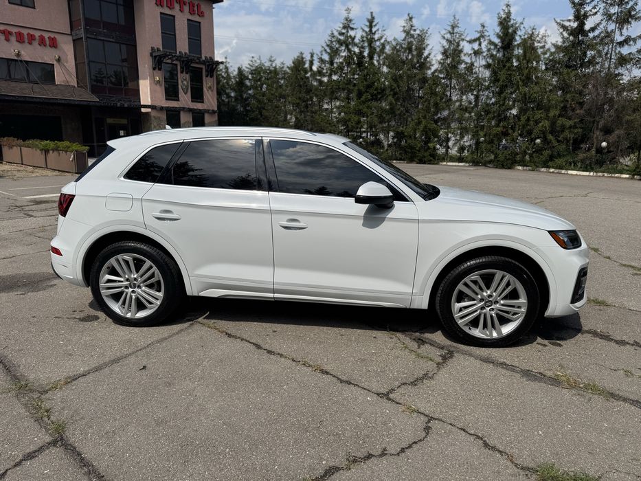Audi q5 2021 як нова перед максимальна комплектація
