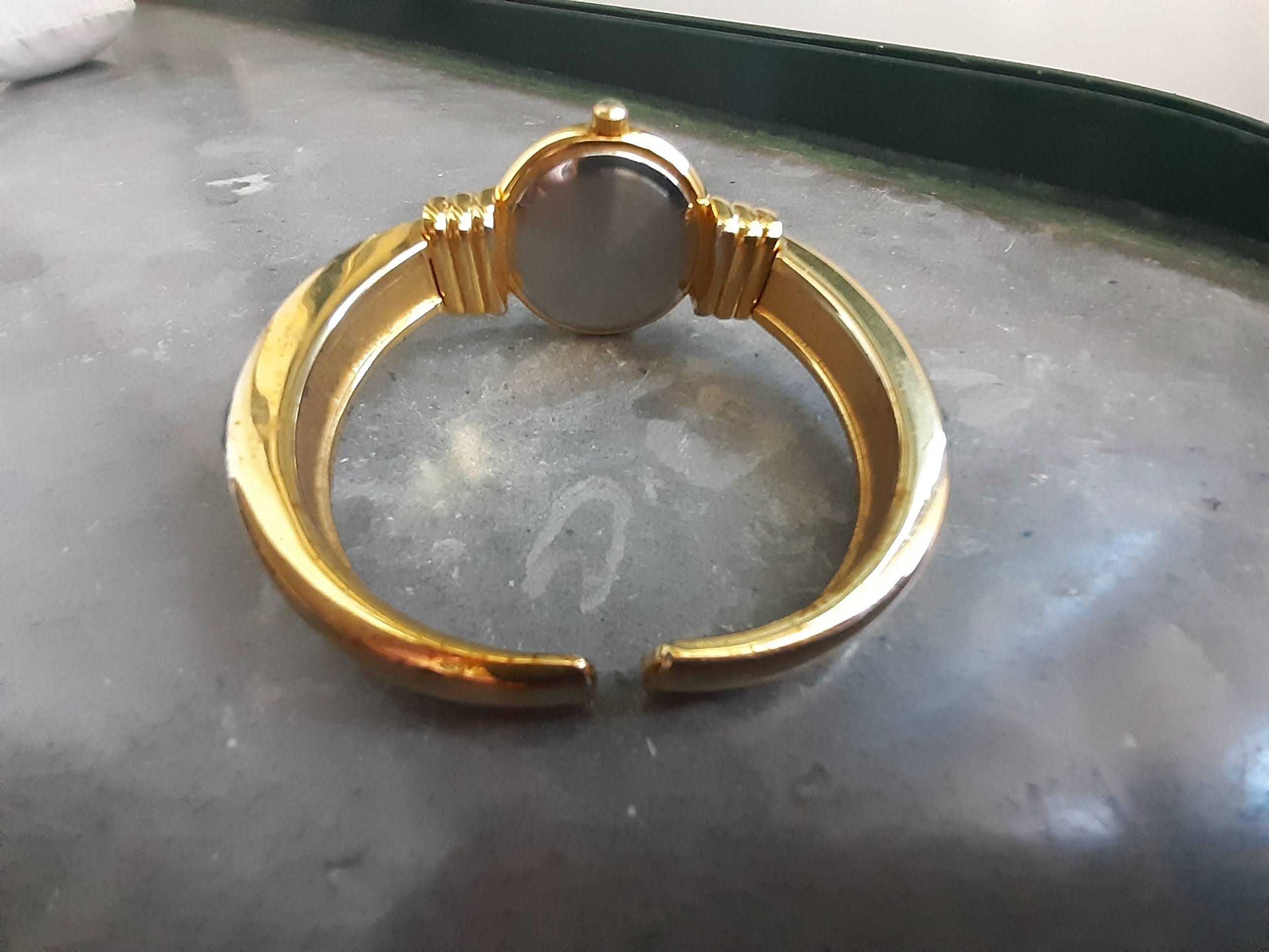 Relógio feminino, vintage,aço dourado+pedras semipreciosas,c/novo