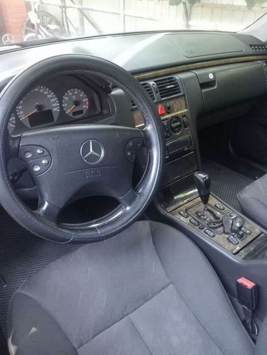 Мерседес 210 рестайл.