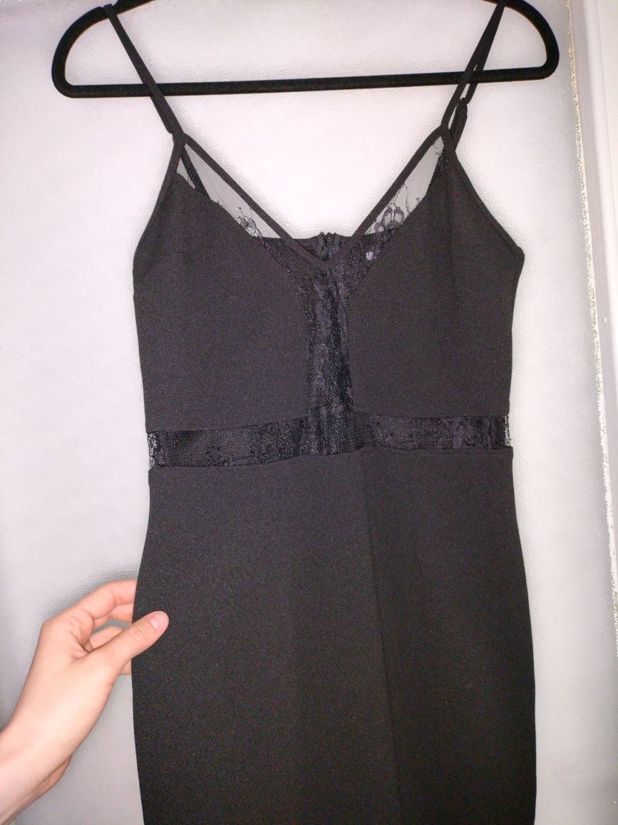 Przepiękna sukienka MIDI czarna seksowna missguided M
