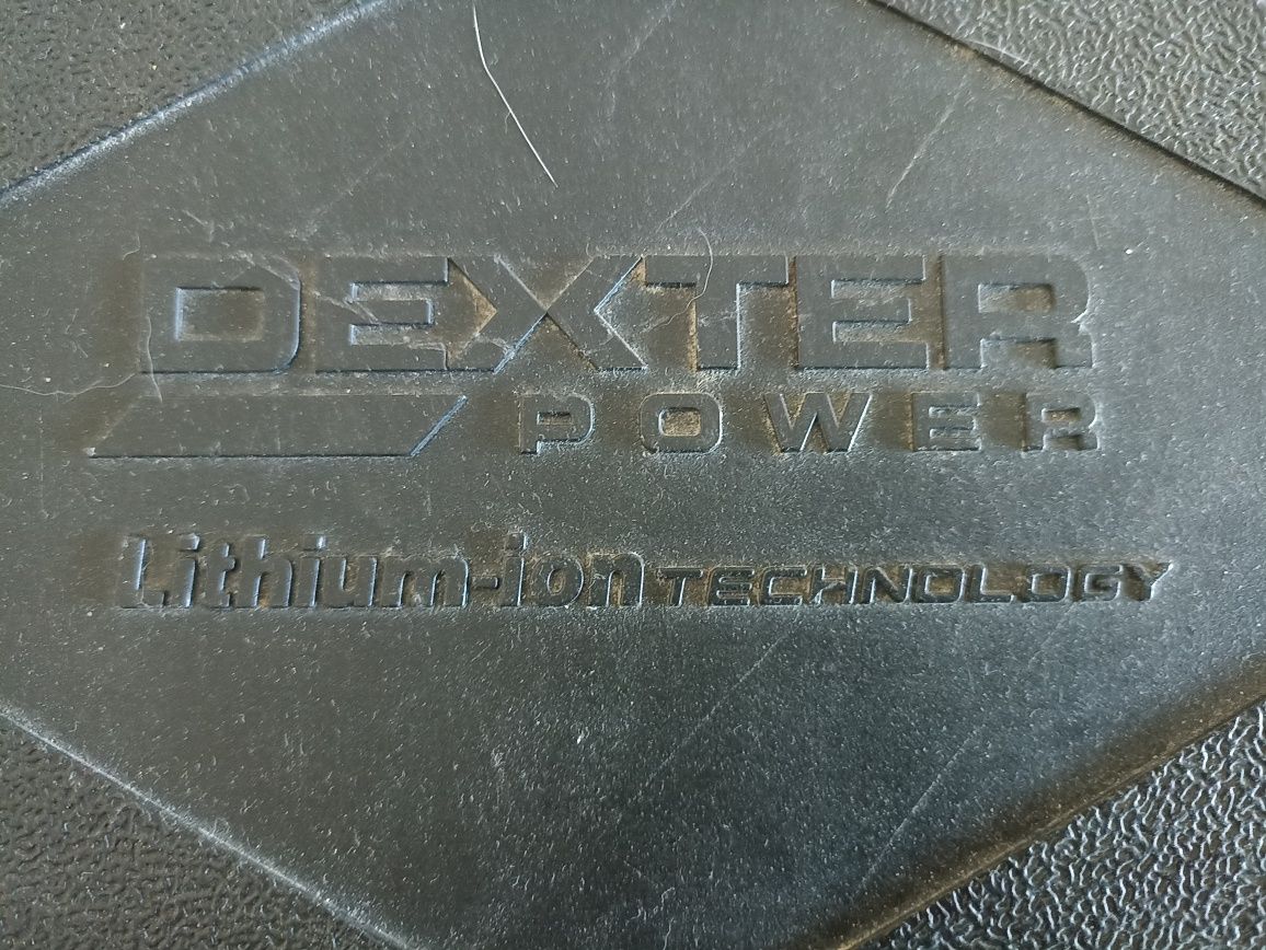 Aparafusadora Dexter IC 120LCD