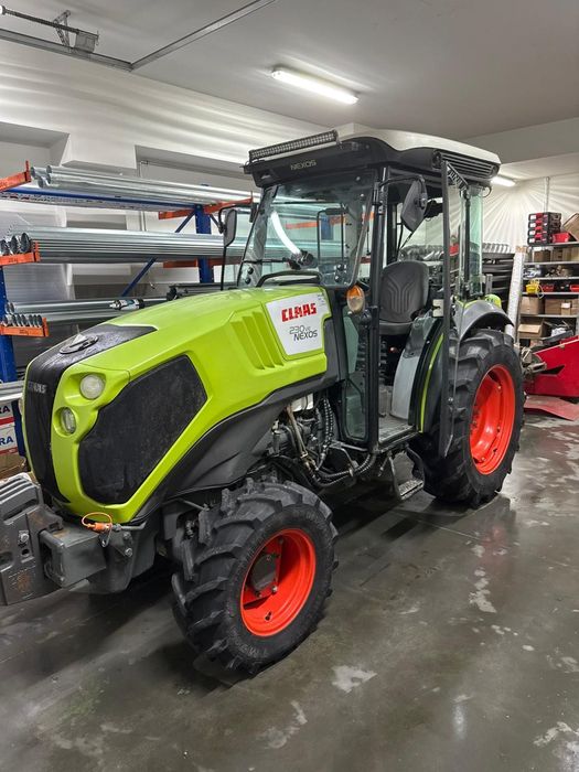 Ciągnik sadowniczy Claas Nexos 230 VE