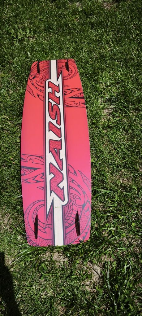 Prancha de kitesurf  135/42 modelo de 2023 igual a nova