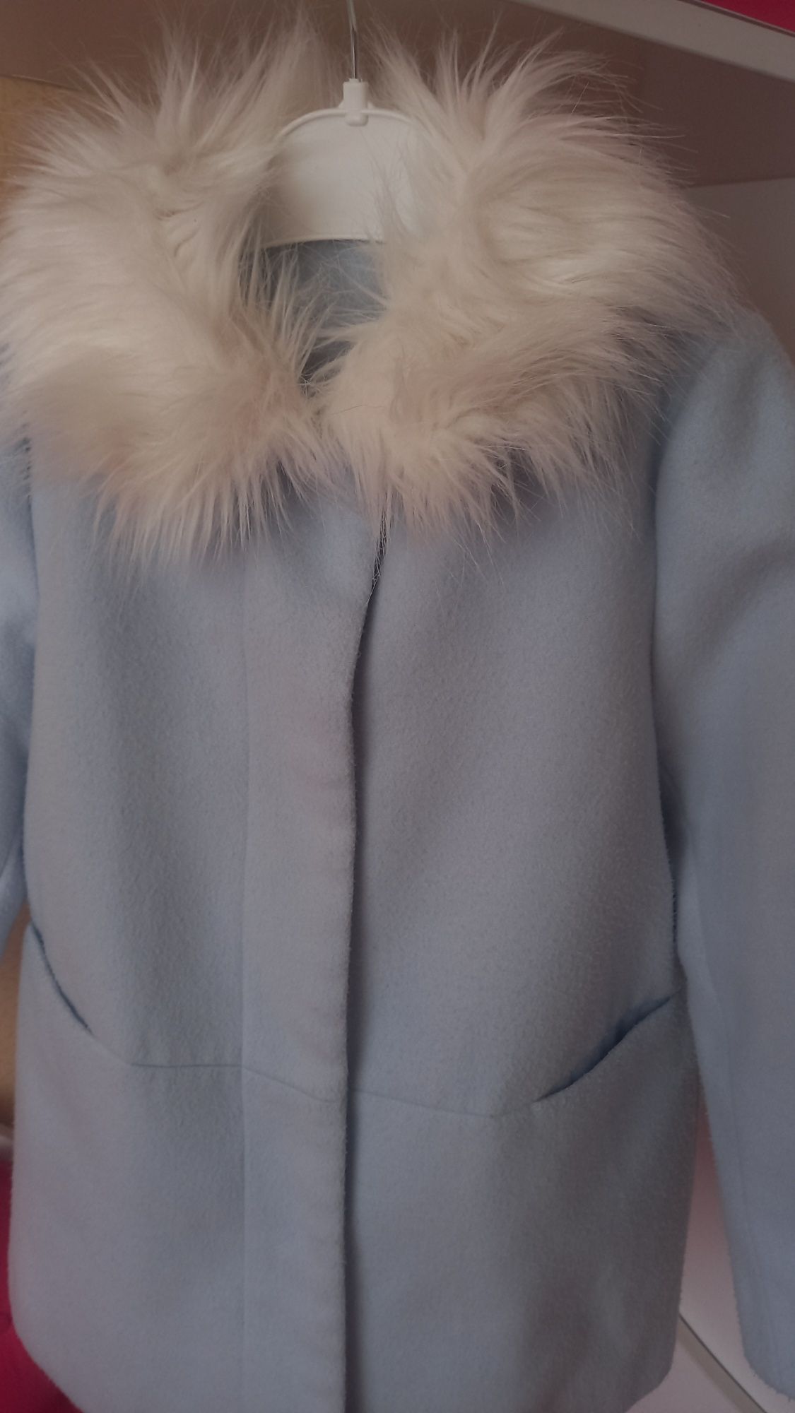 Пальто на дівчинку 4-6 років