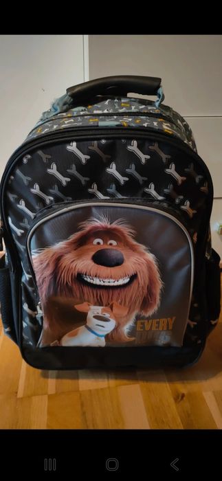 Plecak szkolny na kółkach, motyw psy