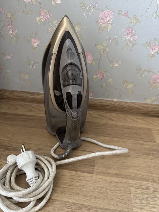Праска Утюг Philips Azur GC4870/02