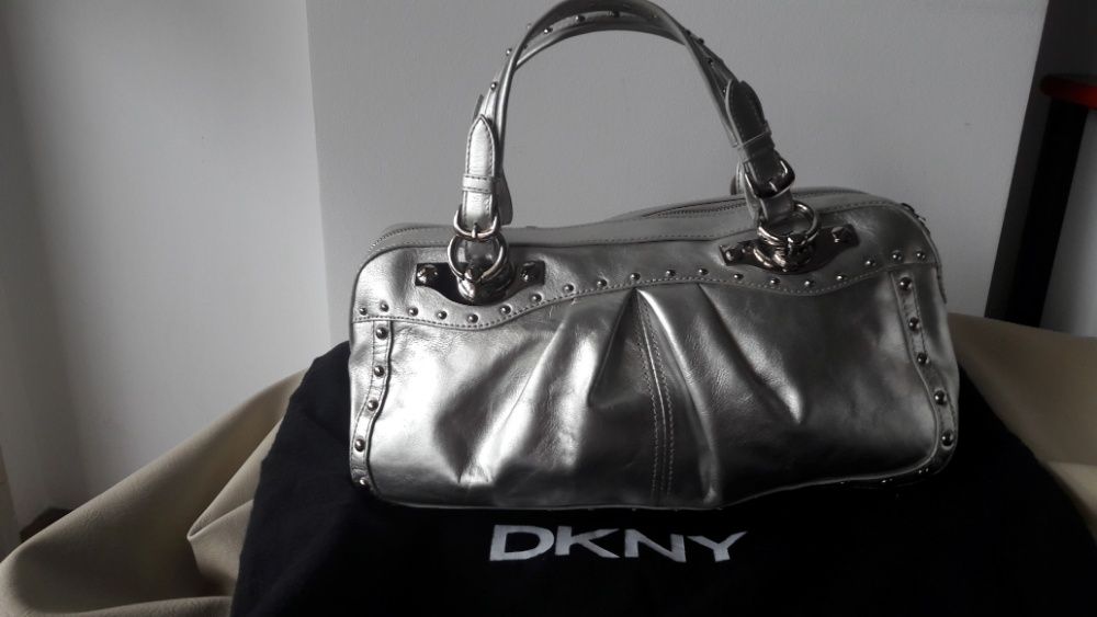 Mala de pele DKNY