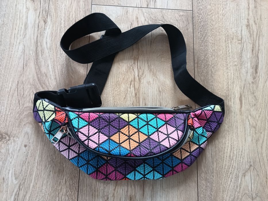 Kolorowa nerka saszetka neonowa