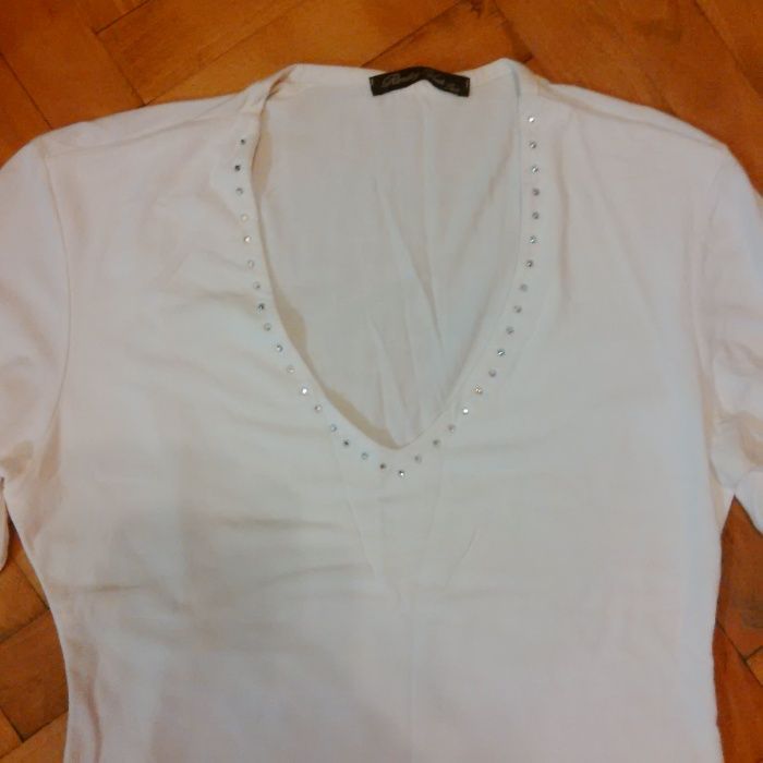 Piękna bluzka francuska biała z cyrkoniami dekolt V elastyczna