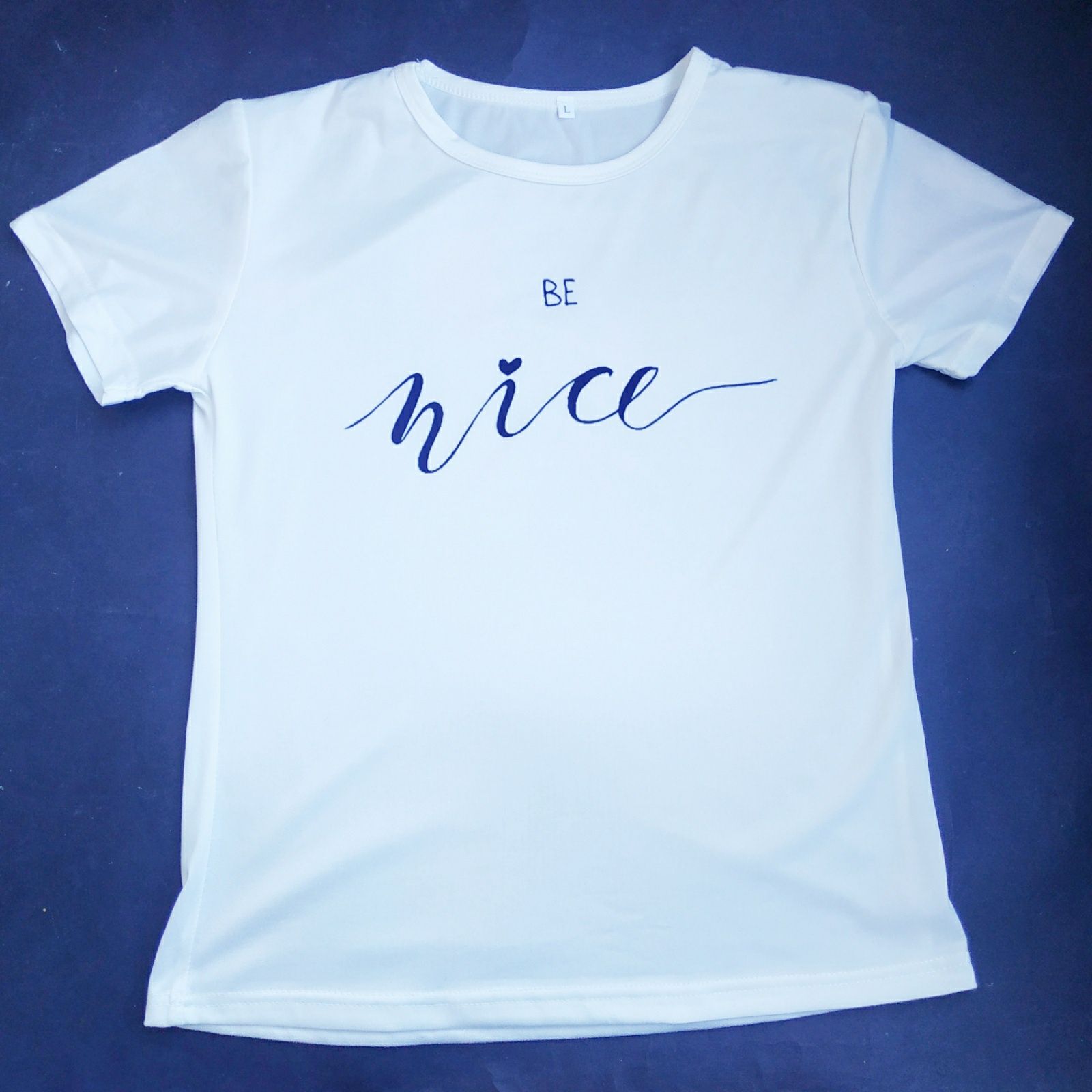 Тонка футболка білий Be nice  для дівчат L маломірка нова

 Тоненьку ф