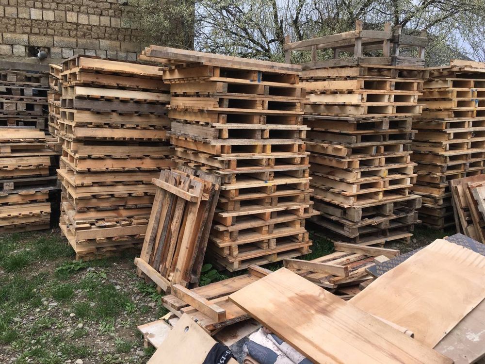 Продам піддони. Ціна договірна.