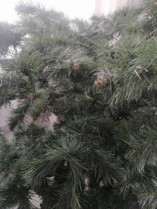 Ялинка штучна (2м.30 см) б/у,