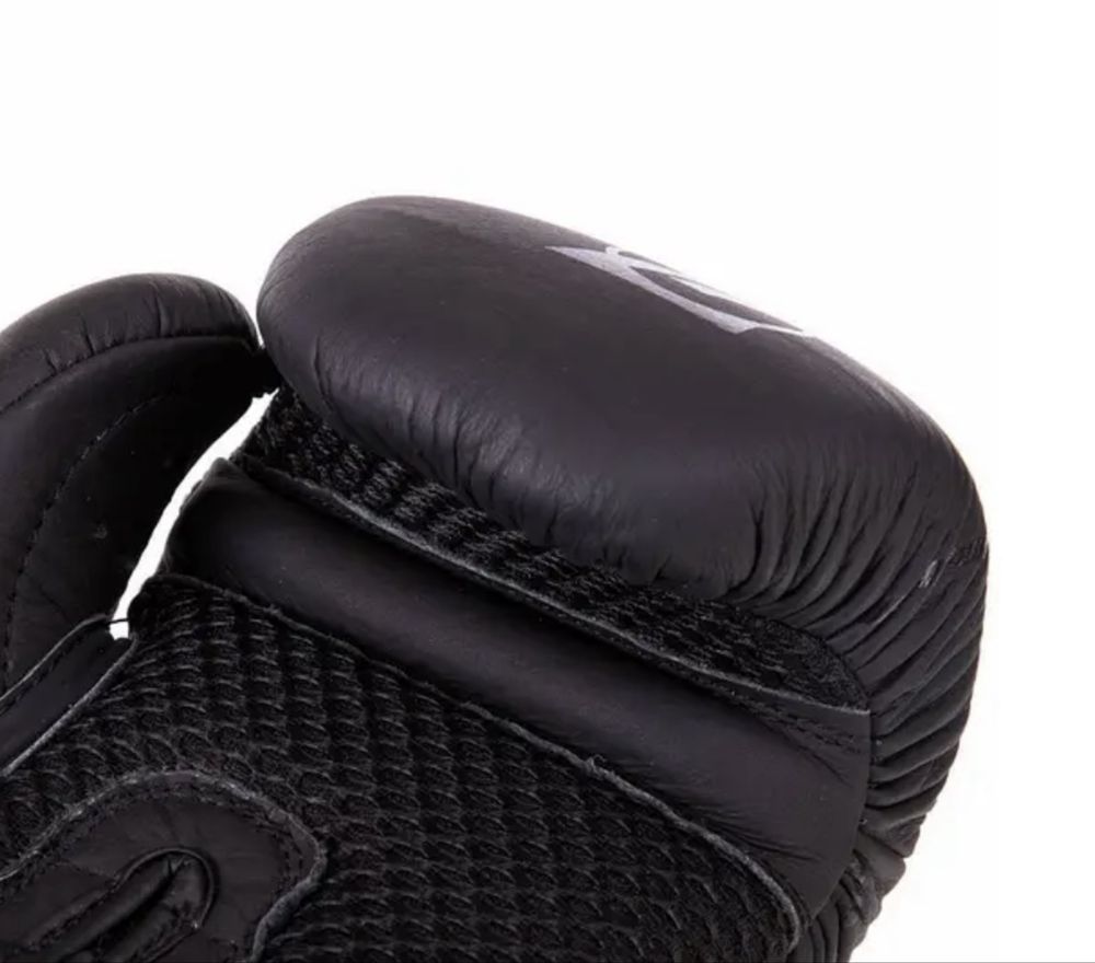 Перчатки боксерские кожаные на липучке Zelart 10oz
