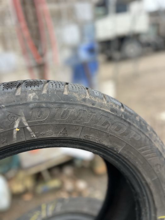 Продам резину Dunlop Winter Sport 4D RunonFlat 225/55 R17