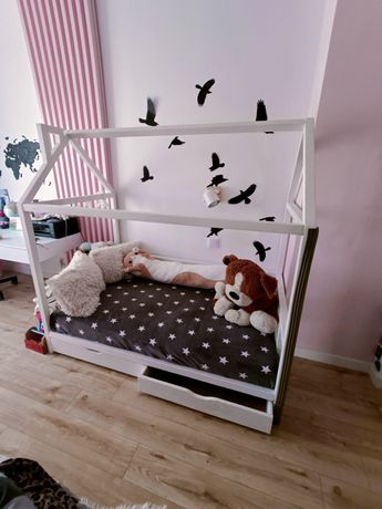 Łóżko domek 160x90 + deska zabezpieczającą małe dziecko przed upadkiem
