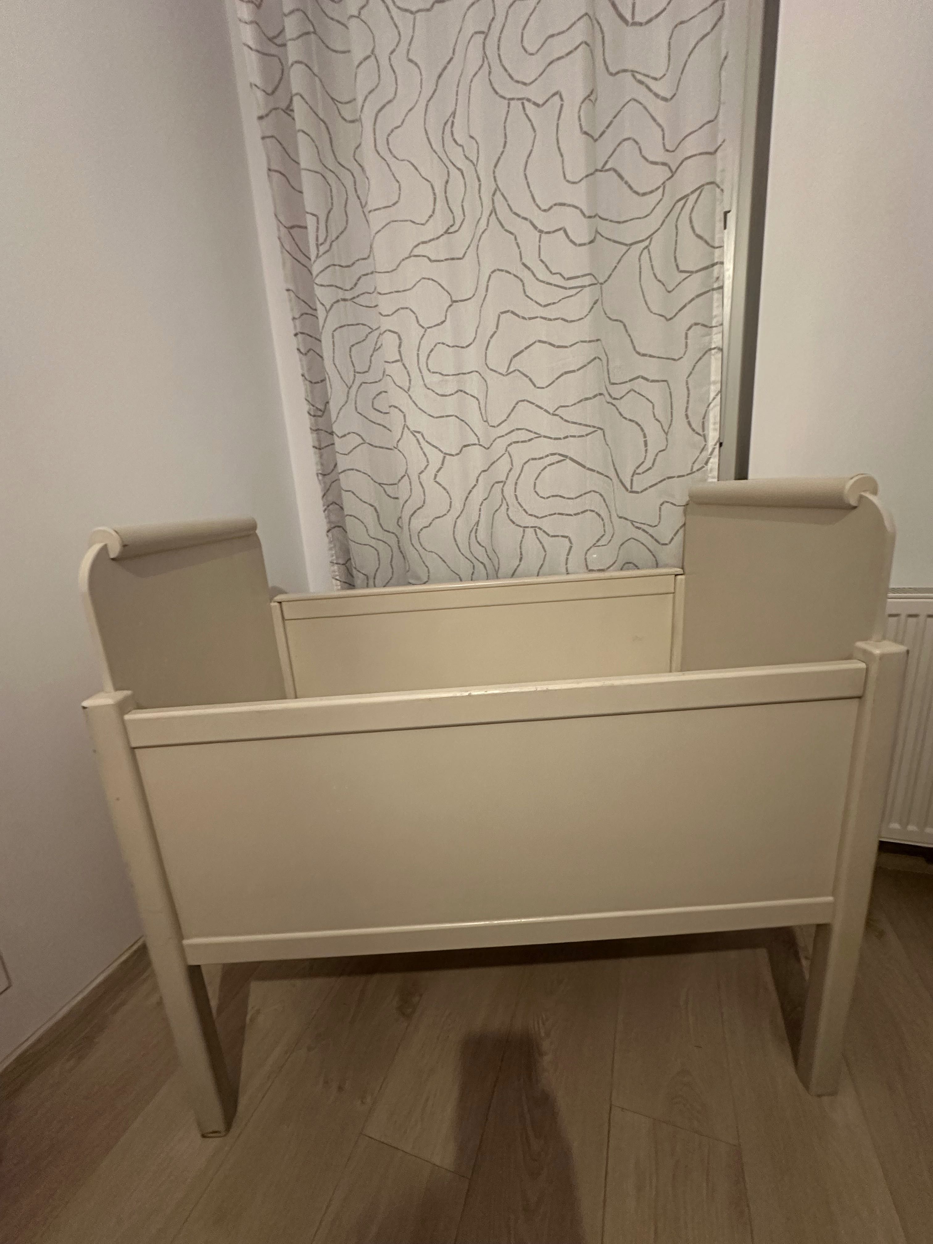 Łóżeczko dla niemowlaka + gratisy