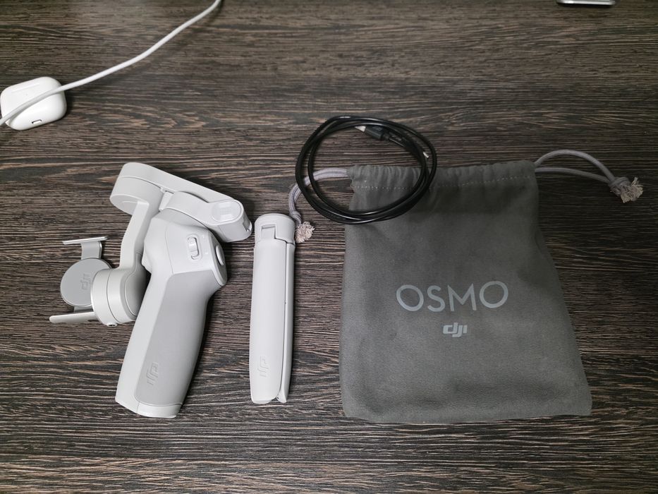 DJI Osmo Mobile 4