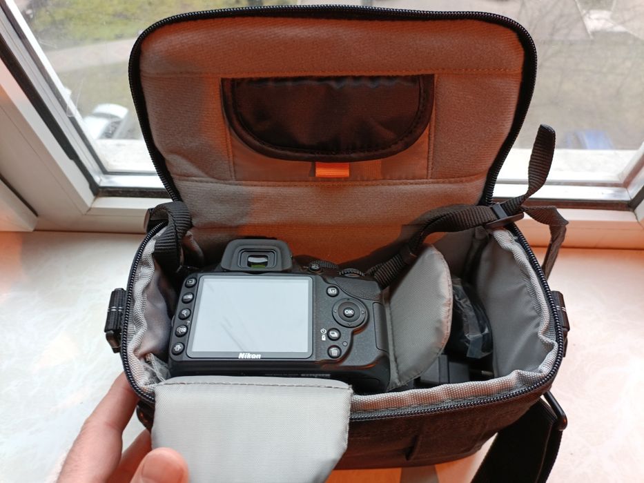 Дзеркалка Nikon D3200, як нова!