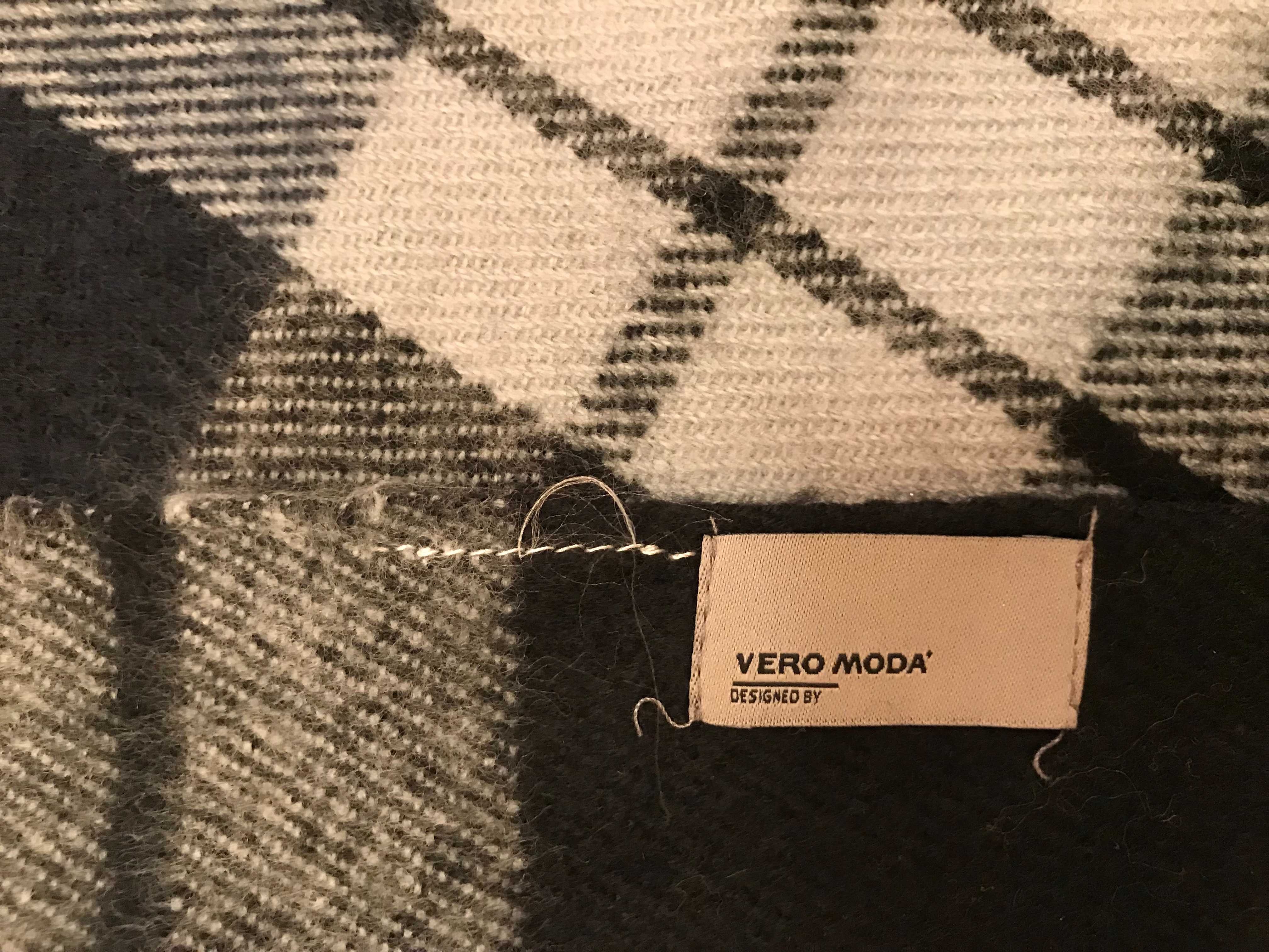 szal w kratę czarno-biały Vero Moda