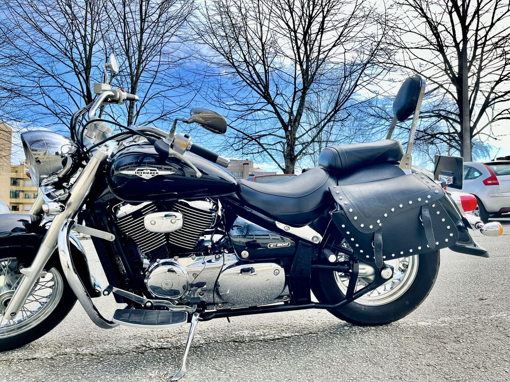 Suzuki intruder 800