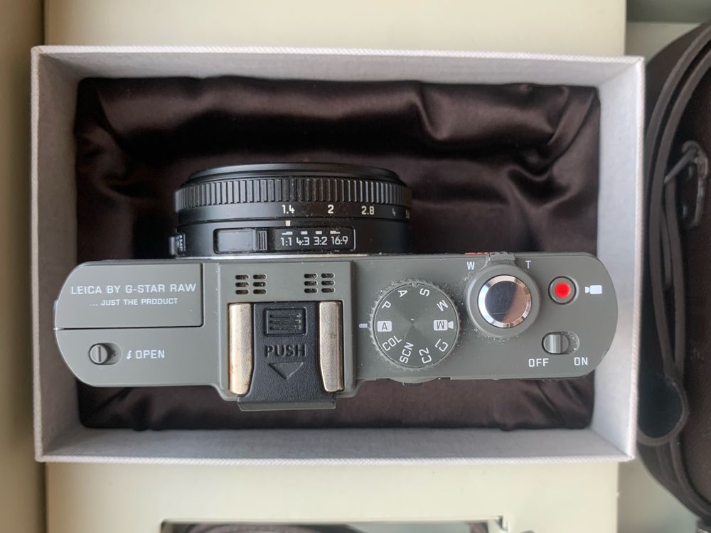 Leica D-LUX 6 Edition by G-Star RAW Digital Camera (Gray)