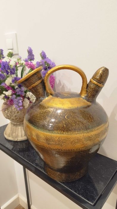 Cantil trabalhado e pintado manualmente, fabrico em barro cru cerâmica