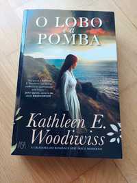 Livro "O lobo e a pomba" - Kathleen E. Woodiwiss