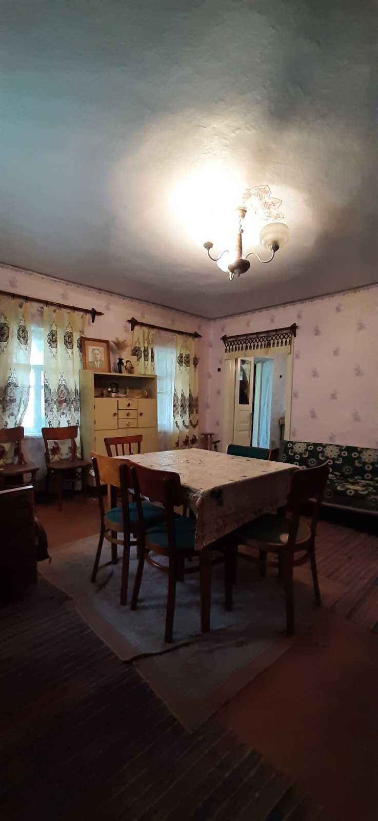 У продажу окремий будинок