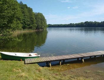 Działka z brzegiem jeziora