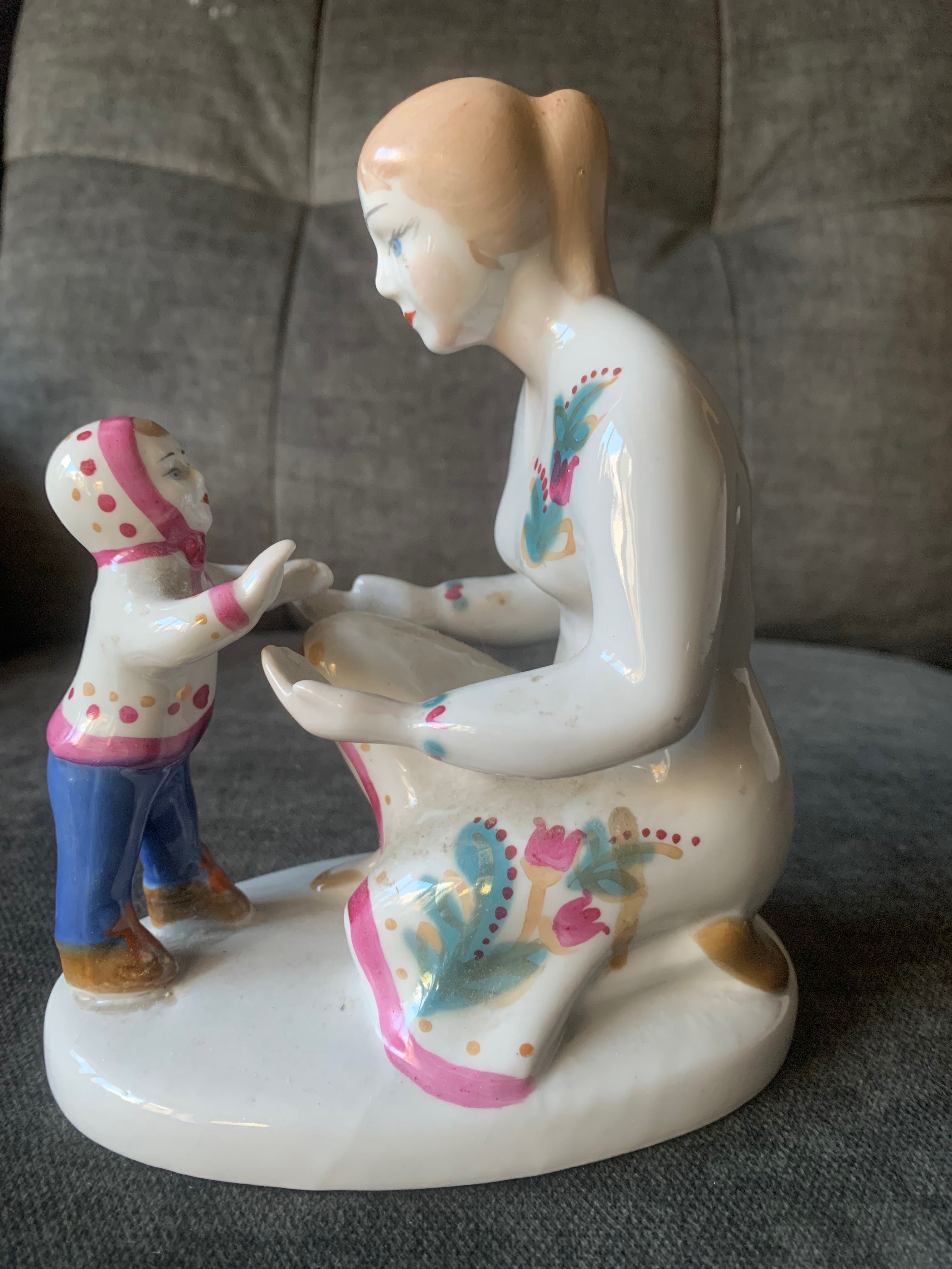 Figurka porcelanowa Matka z Dzieckiem Poronne