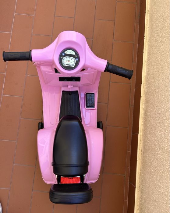 Mota vespa criança
