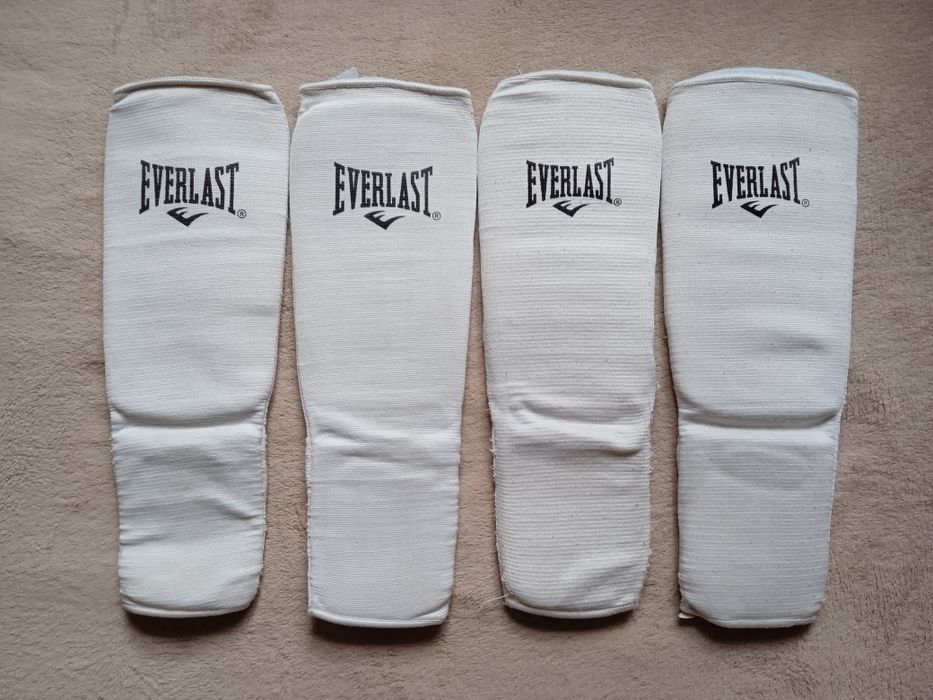 Боксёрские перчатки 6 oz+защита голени+футбольные щитки+наколенники