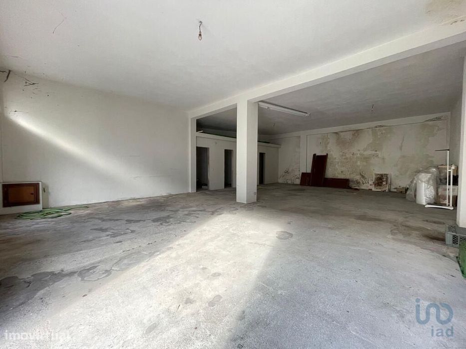 Parque de Estacionamento / Garagem / Box em Barcelos, Vila Boa e Vila