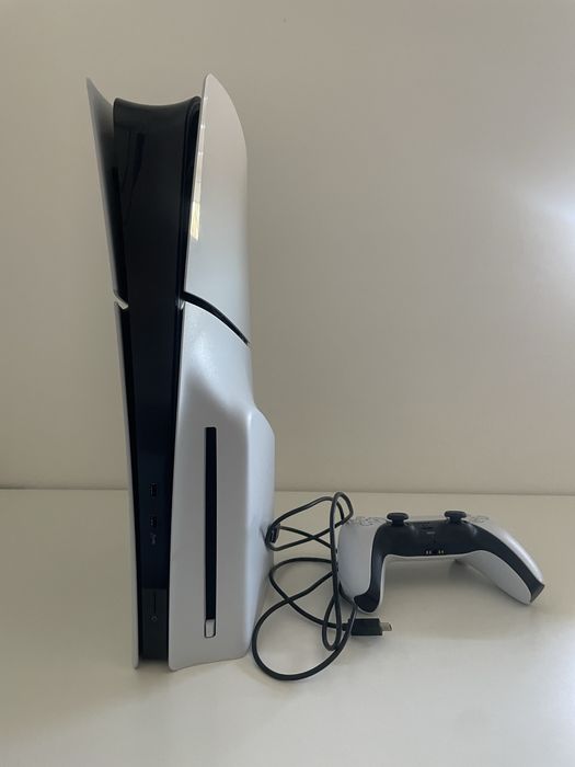 Playstation 5, 825GB