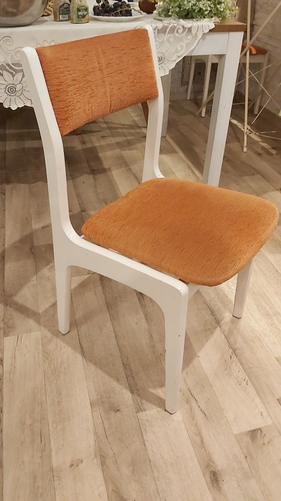 Krzesła 4 szt + 1 gratis