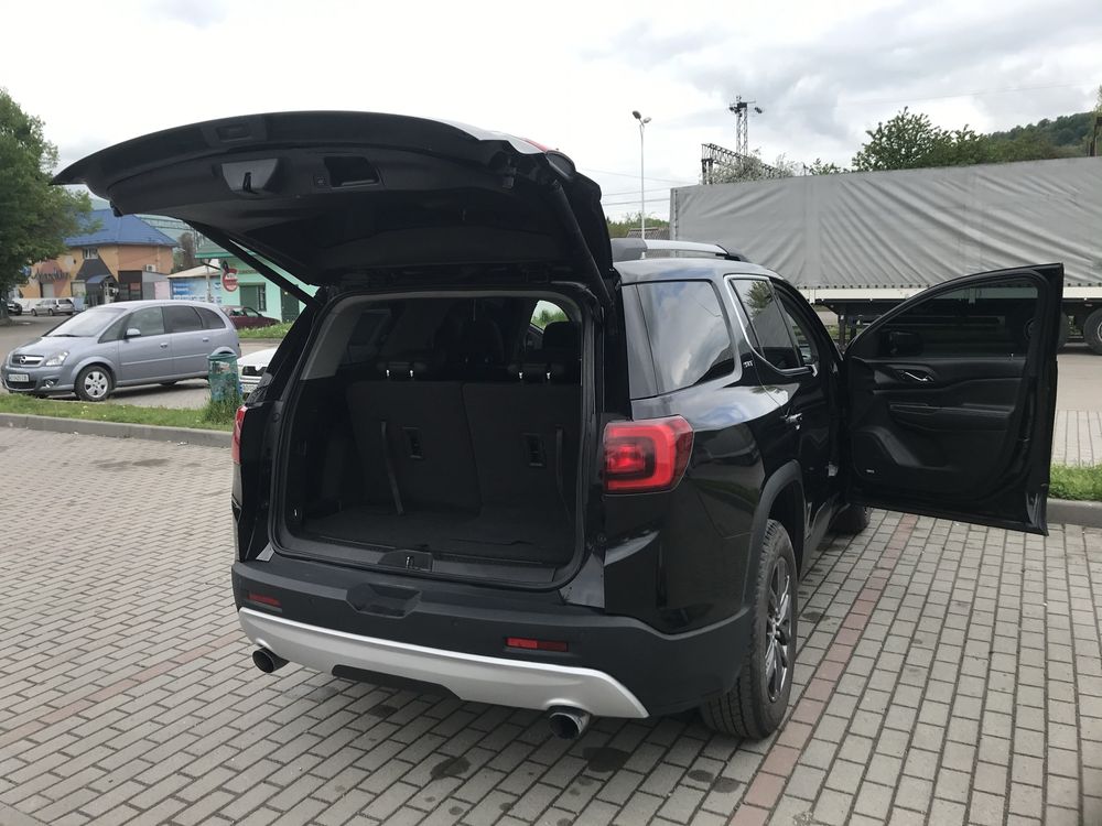 Автомобіль GMC Acadia 2016