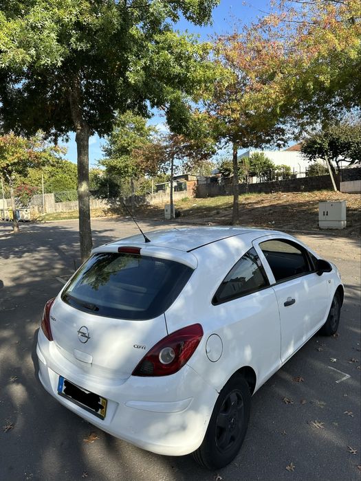 Opel Corsa D 1.3 CDTI 75cv – Ano 2009 – Muito económico!