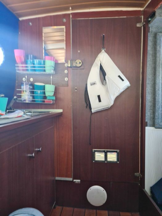 Łódź spacerowa z kabina, wyposażona. Silnik 60KM Yamaha