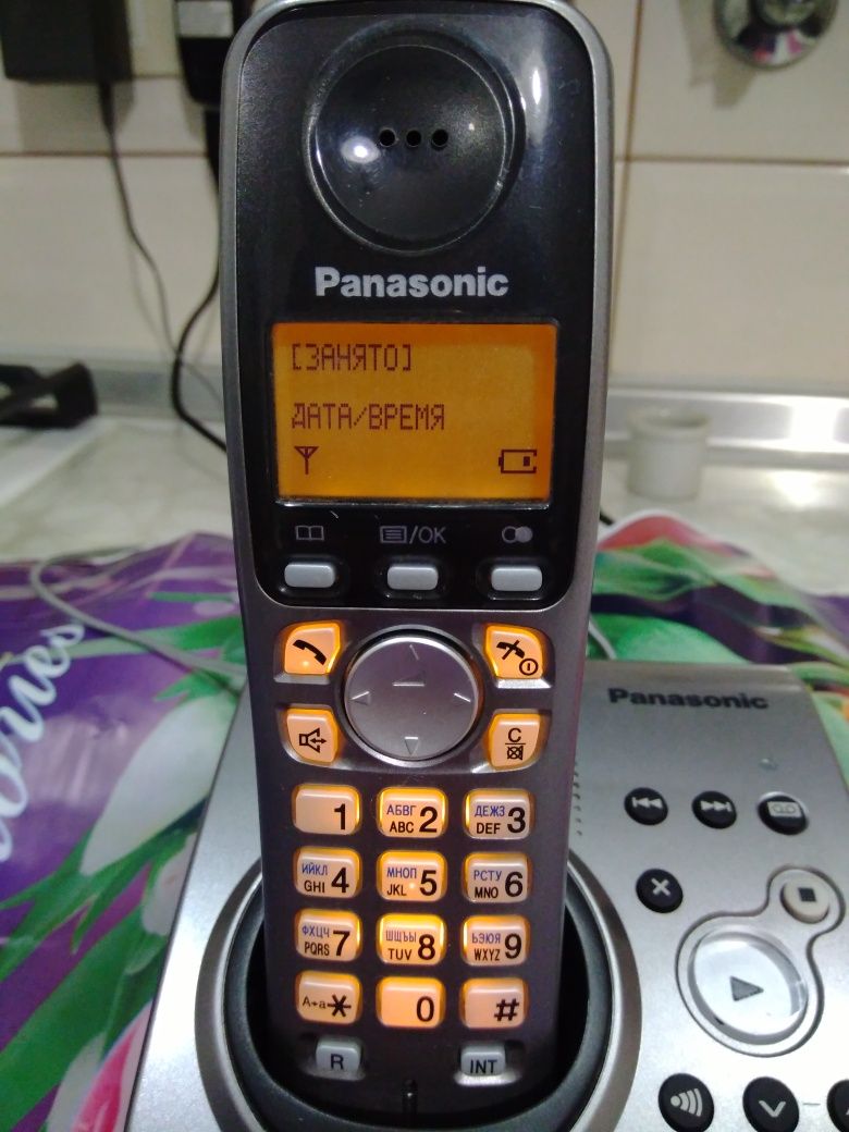Телефон Panasonic KX-TG7227UA с автоответчиком и АОН+аккумуляторы.
