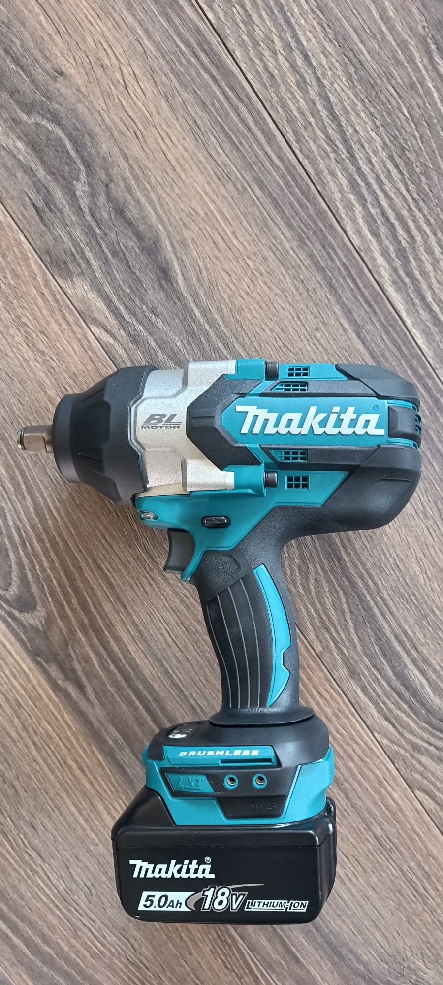 Акумуляторний гайковерт Makita XWT08. 1/2 (DTW1002).18v.