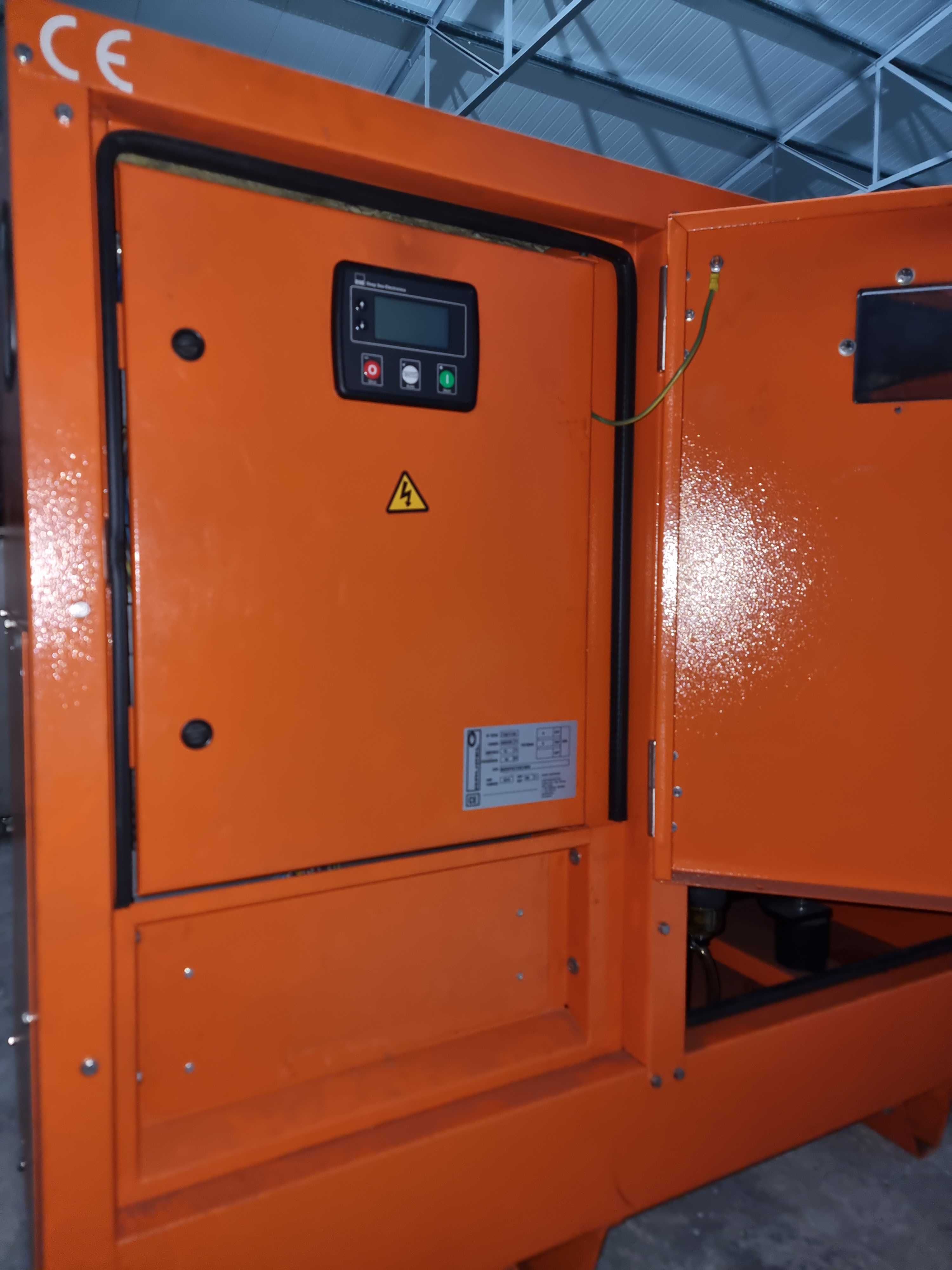 Grupo gerador 10kVA trifásico c/ motor Perkins 1500rpm, insonorizado