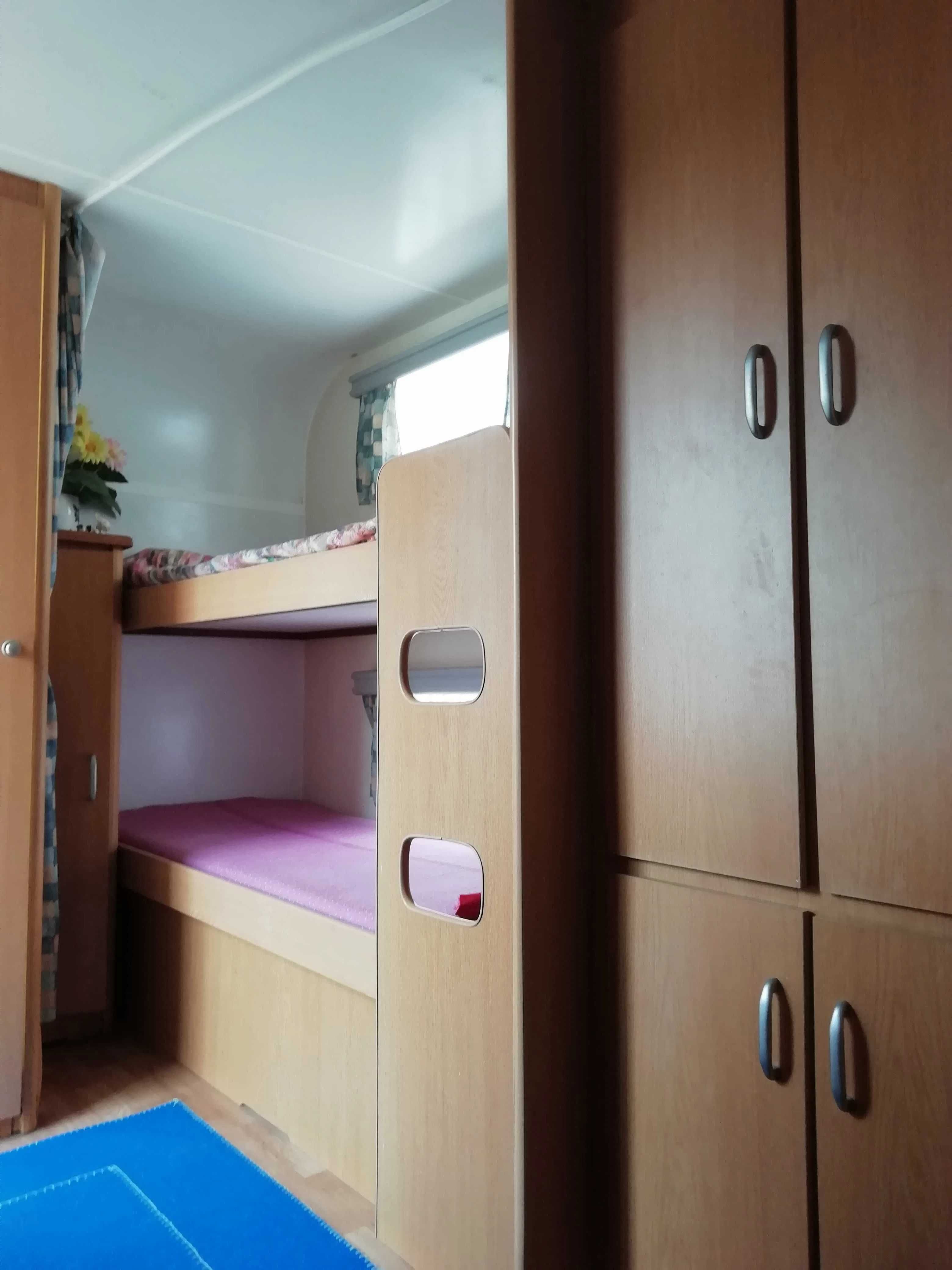 Caravana Pluma 425 com Avançado
