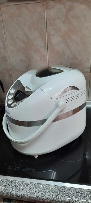 Maquina de fazer pão como nova