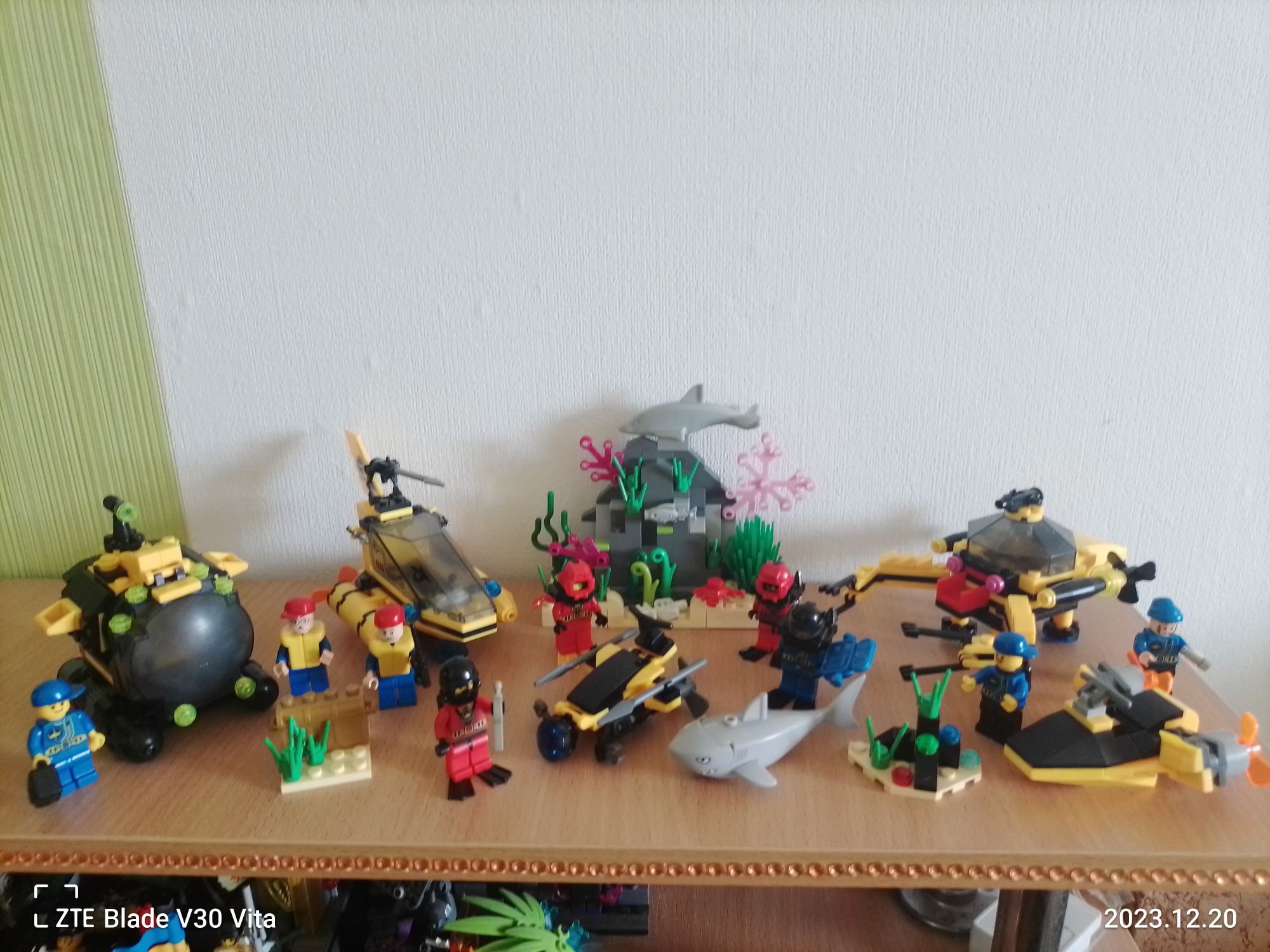 Lego конструктор Лего подводный мир,батискаф,водолазы,риф,рыбы