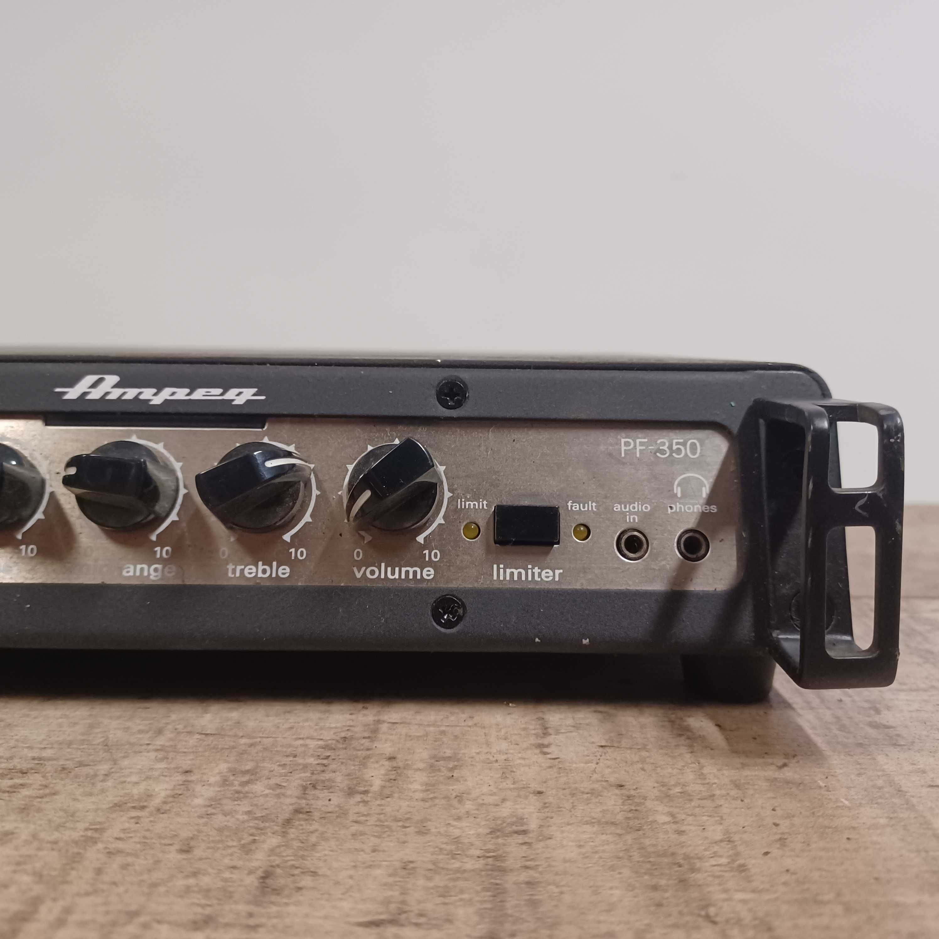 Ampeg Portaflex PF-350 lekki head basowy
