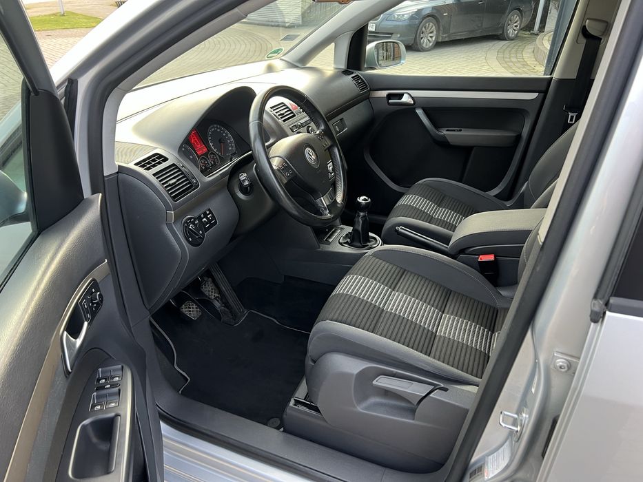 VM Touran 1.9 TDI 105KM United 7 Miejsc Klima Tempomat 6 Biegów Manual