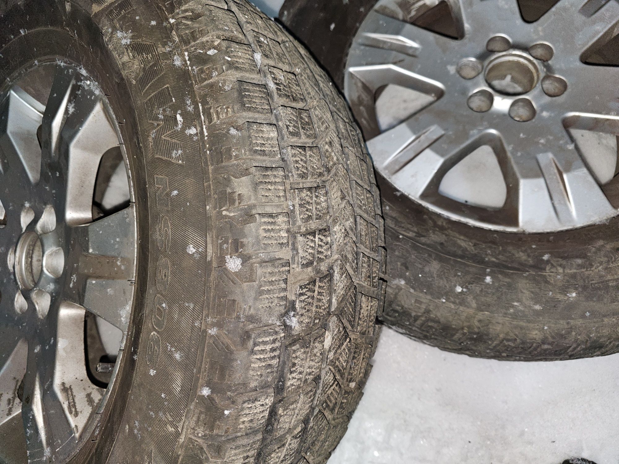 Резина на дисках R17  NISSAN Pathfinder R51 4 шт.