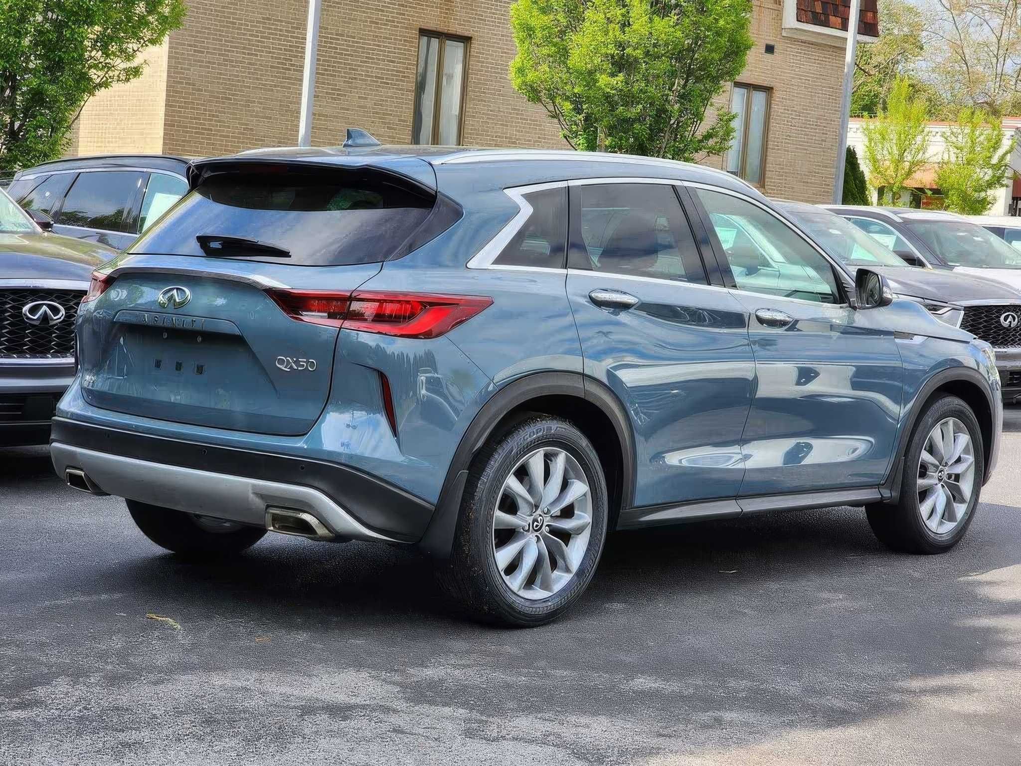 2022 INFINITI QX50 Essential