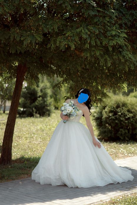 Продам весільну сукню